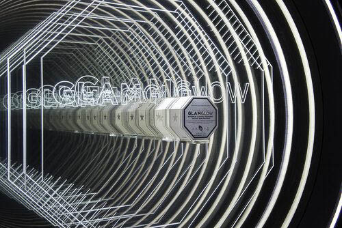 Espejo Infinito con Luces LED es una herramienta impresionante para cualquier evento o activación de marca