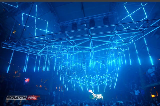 Techo con tubos led RGB neon