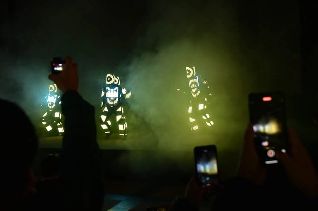 Robots Lightman show