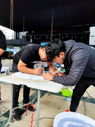 Fabricacion de diseños en neon y acrilico