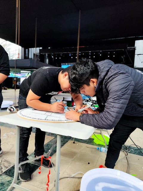 Fabricacion de diseños en neon y acrilico
