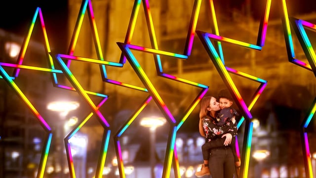 Estrella de colores RGB para ingreso a eventos, controladas en tiempo real
