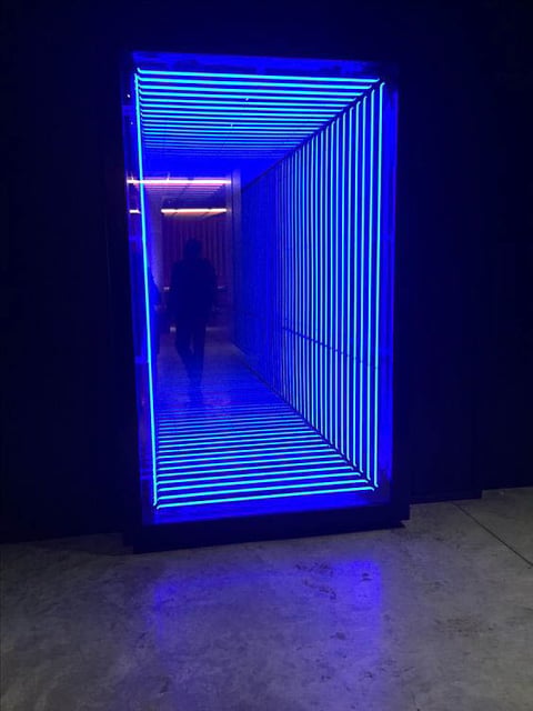 Espejo Infinito con Luces LED es una herramienta impresionante para cualquier evento o activación de marca