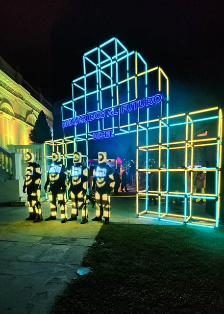 Arco y robot led madrix