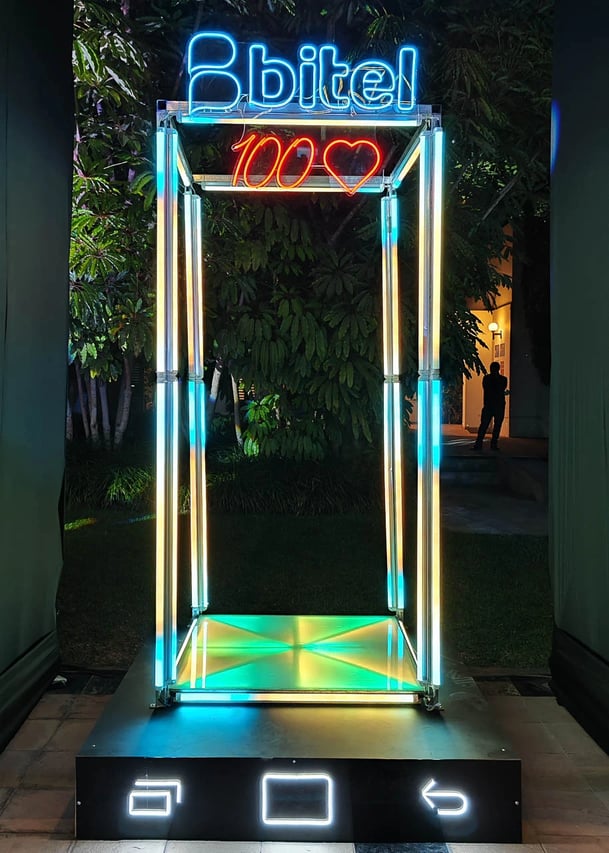 PHOTO OPPORTUNITY NEÓN LED