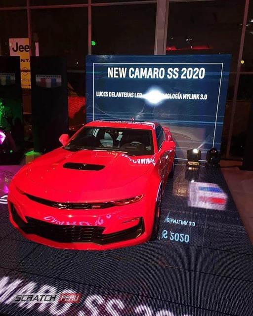 Instalacion de pisos video led p10 en la presentacion del chevrolet camaro ss 2020