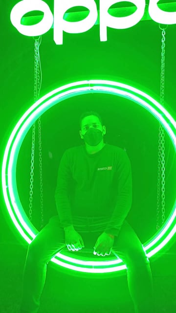 Columpio Neón led verde scratch peru
