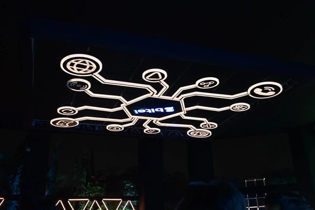 Diseño de circuito led hecho en acrilico