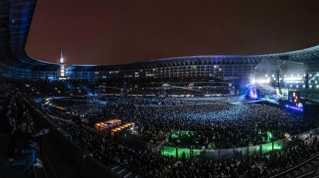 Mas de 50.000 personas en el estadio nacional