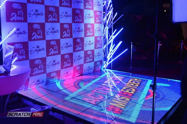 Zona de fotos con piso video les para 15 años