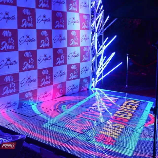 Zona de fotos con piso video les para 15 años