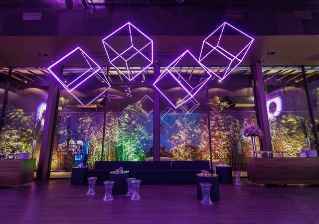 Lamparas cubos led colgantes controladas con madrix