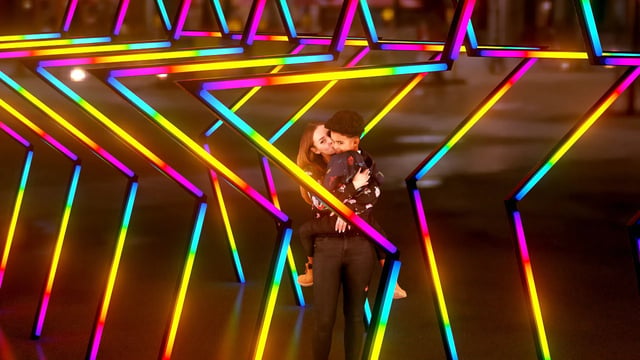 Estrella de colores RGB para ingreso a eventos, controladas en tiempo real