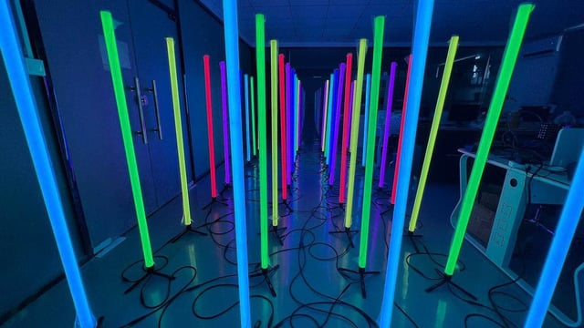 Tubos pixel led RGB 360 verticales controlados con madrix 5