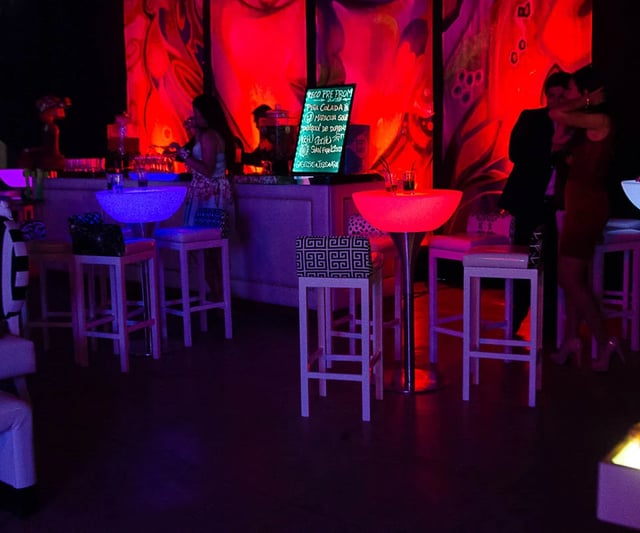 Mesa alta led para eventos, mesa alta led rgb