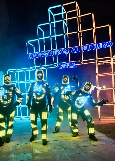 Arco y robot led madrix