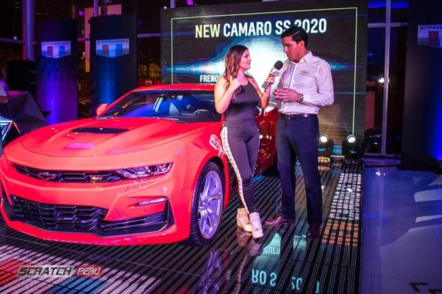 Instalacion de pisos video led p10 en la presentacion del chevrolet camaro ss 2020