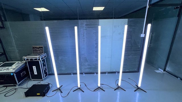 Tubos pixel led RGB 360 verticales controlados con madrix 5