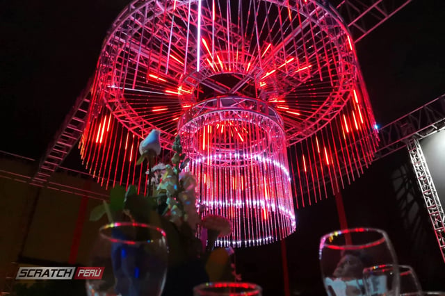 Lampara de 500 tubos neon les controlador por madrix para discoteca