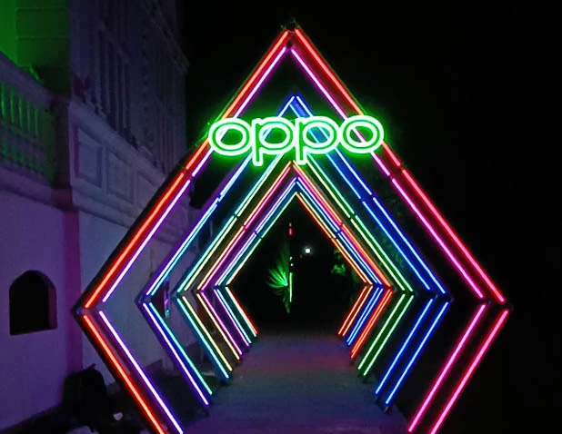 Túnel diamante Neón led RGB controlado con madrix 5 en tiempo real