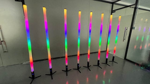 Tubos pixel led RGB 360 verticales controlados con madrix 5