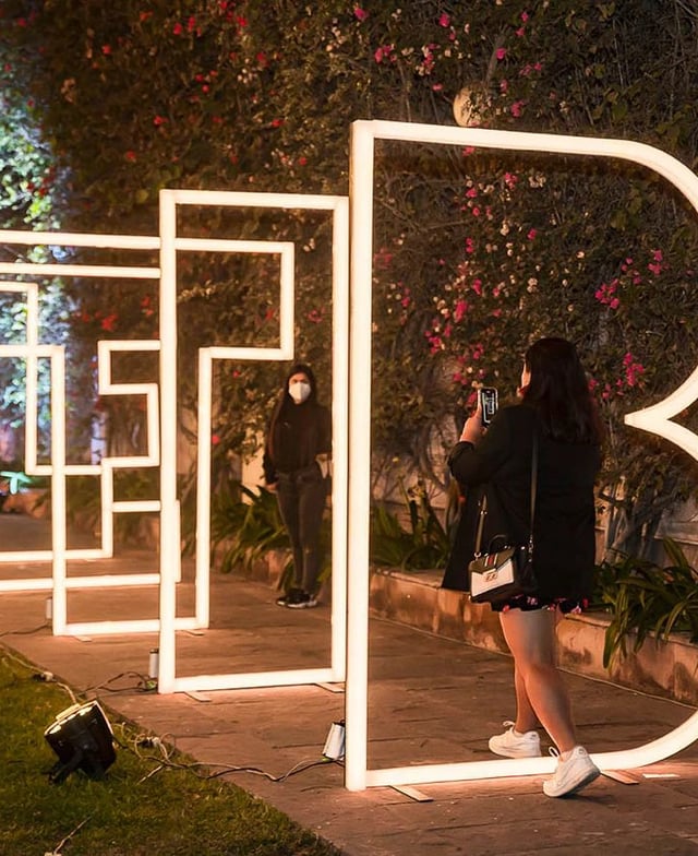Diseño y fabricacion de Túnel personalizado con luces led para ingresos a eventos
