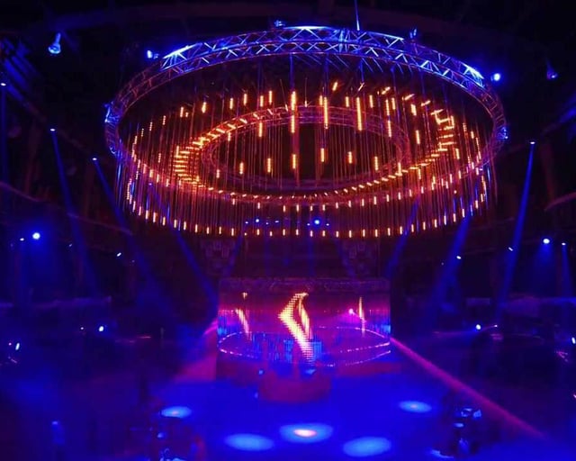Lamparas centrales de tubos led controladas con madrix