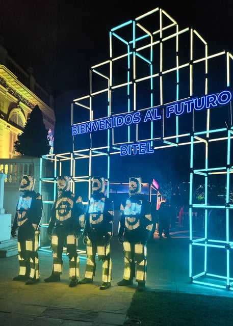 Arco y robot led madrix