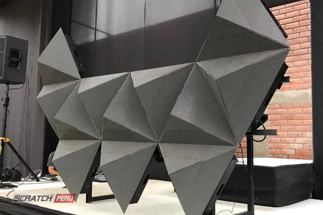 Pantallas triangulares para dj, que reproducen videos de manera online