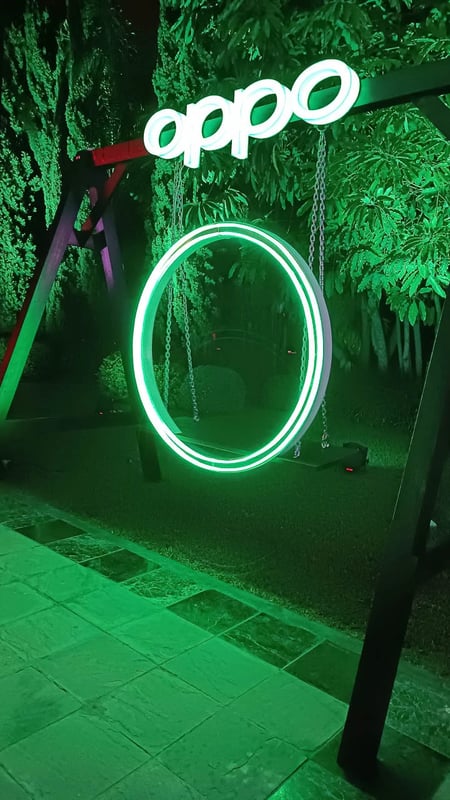Columpio Neón led verde scratch peru