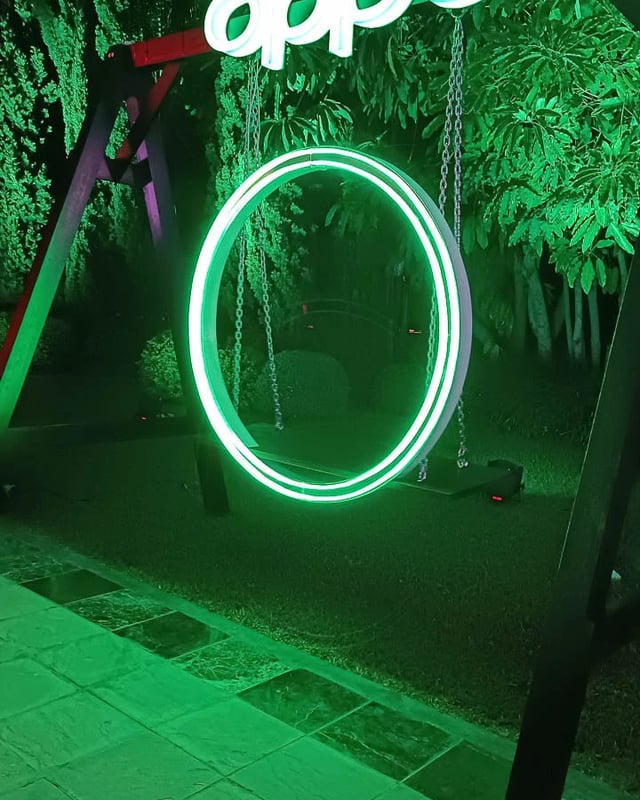 Columpio Neón led verde scratch peru