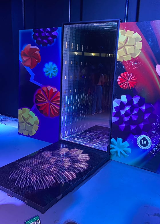 Espejo Infinito con Luces LED es una herramienta impresionante para cualquier evento o activación de marca
