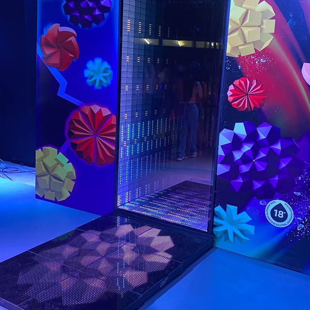 Espejo Infinito con Luces LED es una herramienta impresionante para cualquier evento o activación de marca