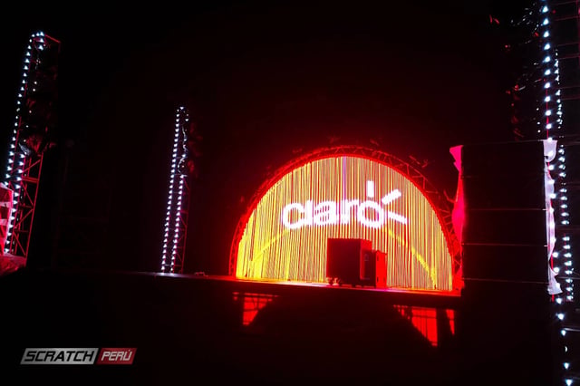 Pantalla led de tubos led para evento de claro en miraflores