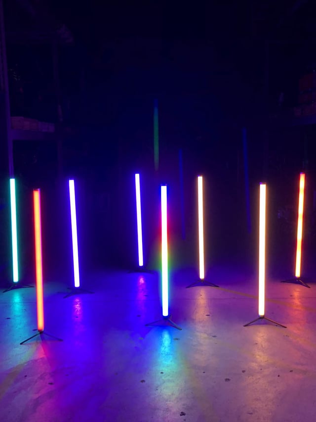Tubos pixel led RGB 360 verticales controlados con madrix 5