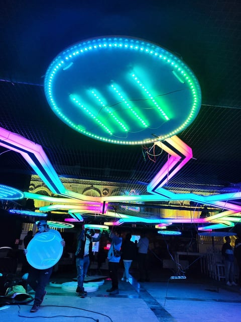 Instalacion y programacion de circuito led hecho en acrilico