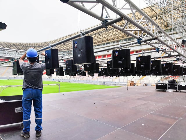 Instalacion de luces cineticas