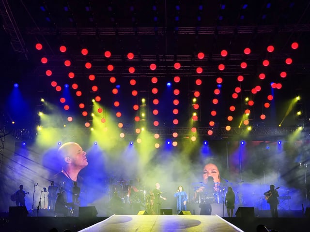 Luces cineticas en color rojo controladas por DMX