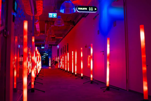 Tubos pixel led RGB 360 verticales controlados con madrix 5