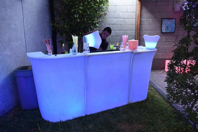 Barra coctel led para eventos, de colores rgb y efectos controlables