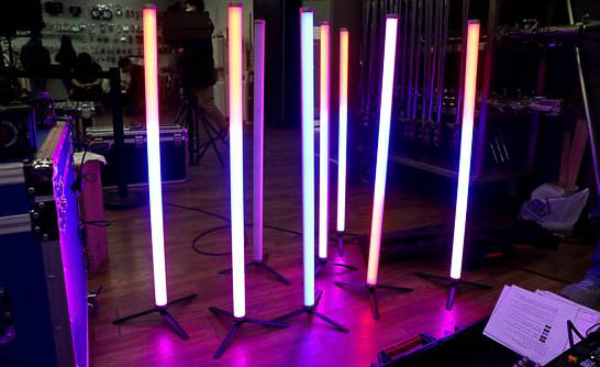 Tubos pixel led RGB 360 verticales controlados con madrix 5